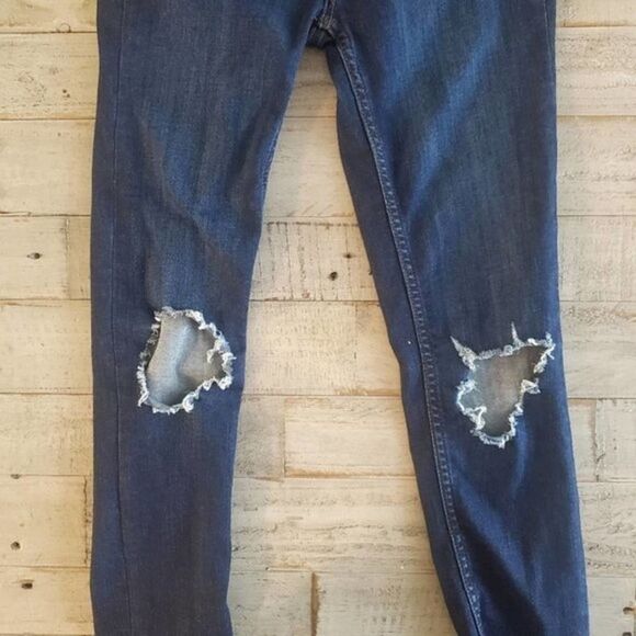 Free PEOPLE High-Rise Busted Knee Skinny Distressed Size 25 - Picture 6 of 10